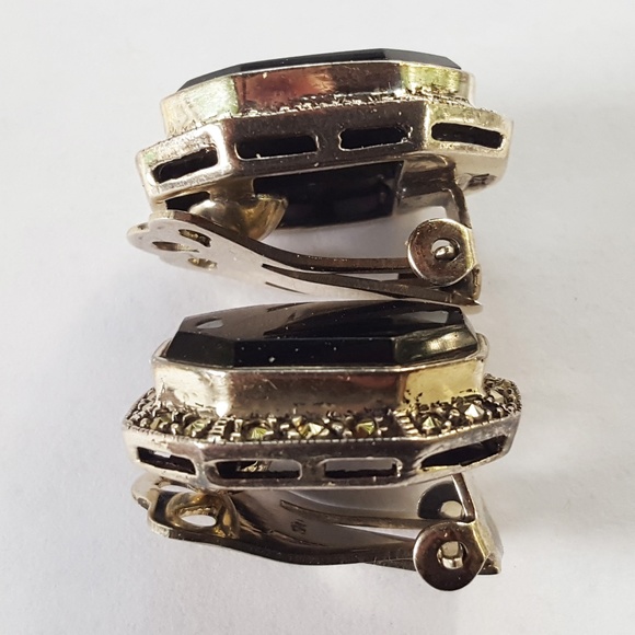 Silver And Black Stones Rectangular Clip Earrings - Picture 7 of 8